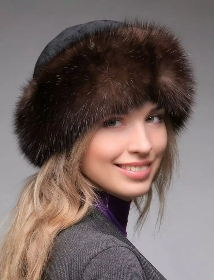 Hrz ženski šeširi (117 fotografija): šešir, moderni modeli 2021-2022 od krzna Chernoburki, mink i druge prirodno krzno 2949_20