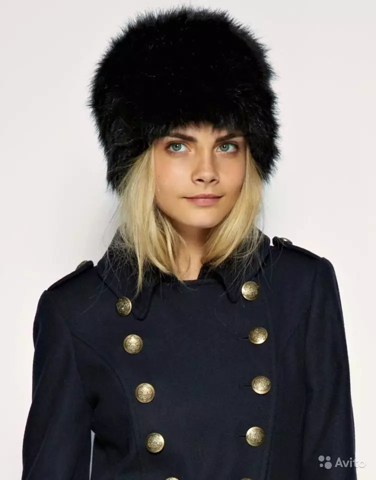 Hats femení de pell (117 fotos): cinta de barret, models de moda 2021-2022 Fabricat en pell Chernoburki, visó i altres pells naturals 2949_25