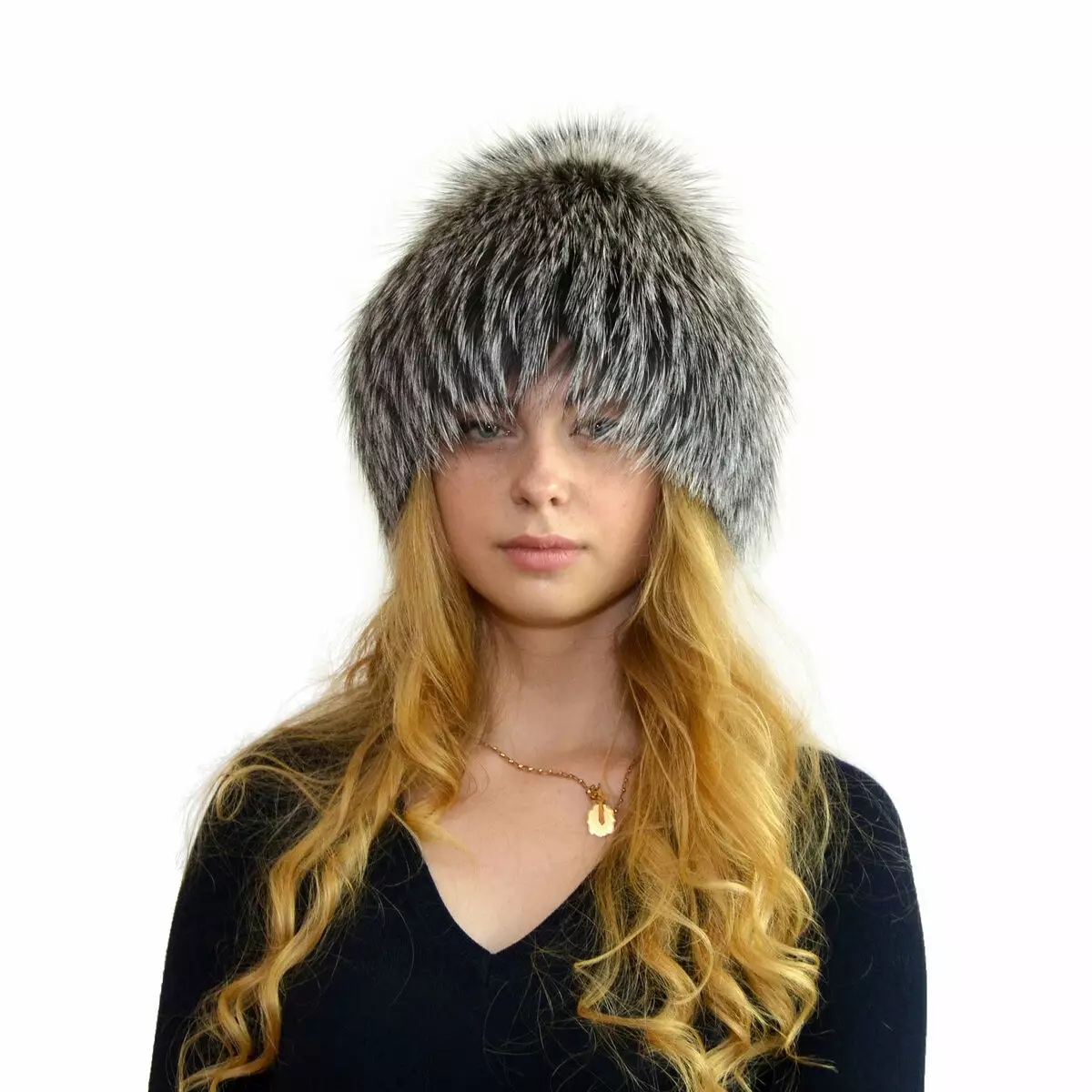 Hats femení de pell (117 fotos): cinta de barret, models de moda 2021-2022 Fabricat en pell Chernoburki, visó i altres pells naturals 2949_27