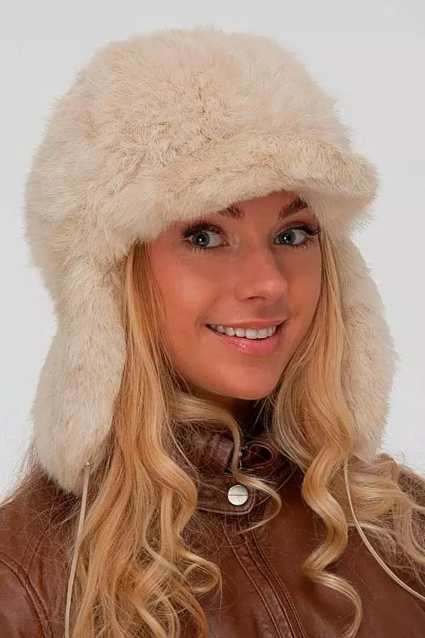 Fur Women's Hats (117 Photos): Hat-Tape, Fashionable Models 2021-2022 Made of Fur Chernoburki, Mink at iba pang Natural Fur 2949_38