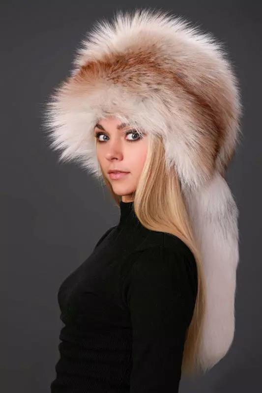 Krznene ženske šešire (117 fotografija): šešir, moderni modeli 2021-2022 izrađeni od krzna Chernoburki, mink i drugo prirodno krzno 2949_48