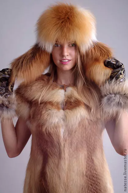 Fur Women's Hats (117 Photos): Hat-Tape, Fashionable Models 2021-2022 Made of Fur Chernoburki, Mink at iba pang Natural Fur 2949_59