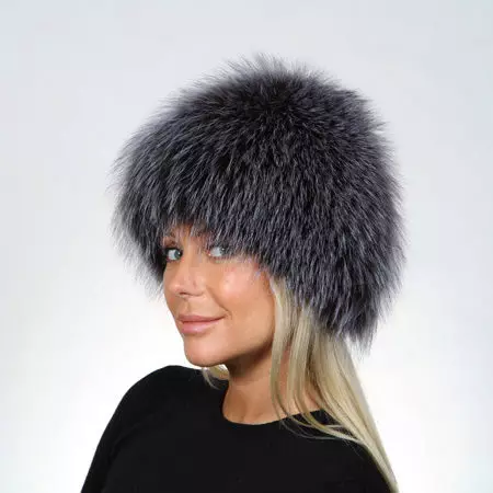 Fur Women's Hats (117 Photos): Hat-Tape, Fashionable Models 2021-2022 Made of Fur Chernoburki, Mink at iba pang Natural Fur 2949_66