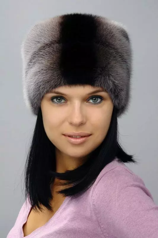 Hats femení de pell (117 fotos): cinta de barret, models de moda 2021-2022 Fabricat en pell Chernoburki, visó i altres pells naturals 2949_8