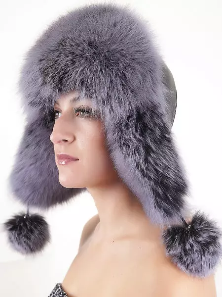 Лента-Ушанка (131 фотографии): со уши и крзно од овча, бела, со она што носејќи женски минк, зима од Чернобурки, со крзно 2953_11
