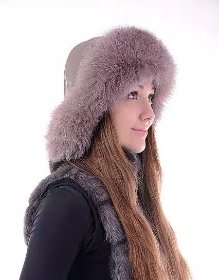 Лента-Ушанка (131 фотографии): со уши и крзно од овча, бела, со она што носејќи женски минк, зима од Чернобурки, со крзно 2953_123
