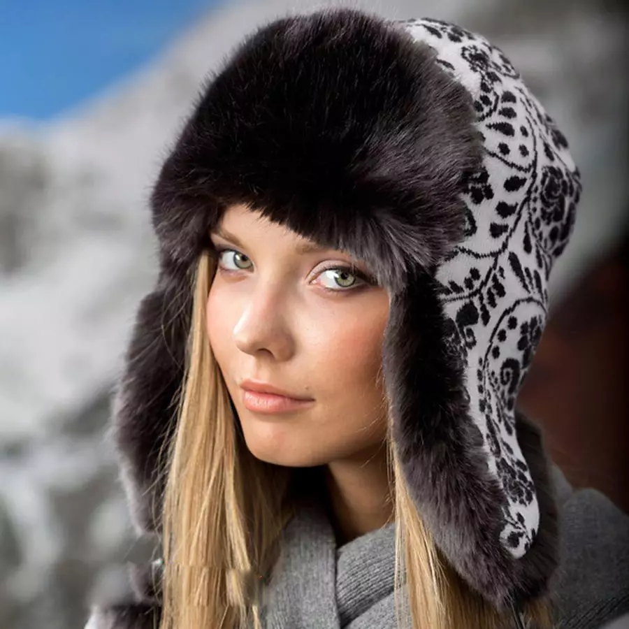 Лента-Ушанка (131 фотографии): со уши и крзно од овча, бела, со она што носејќи женски минк, зима од Чернобурки, со крзно 2953_48