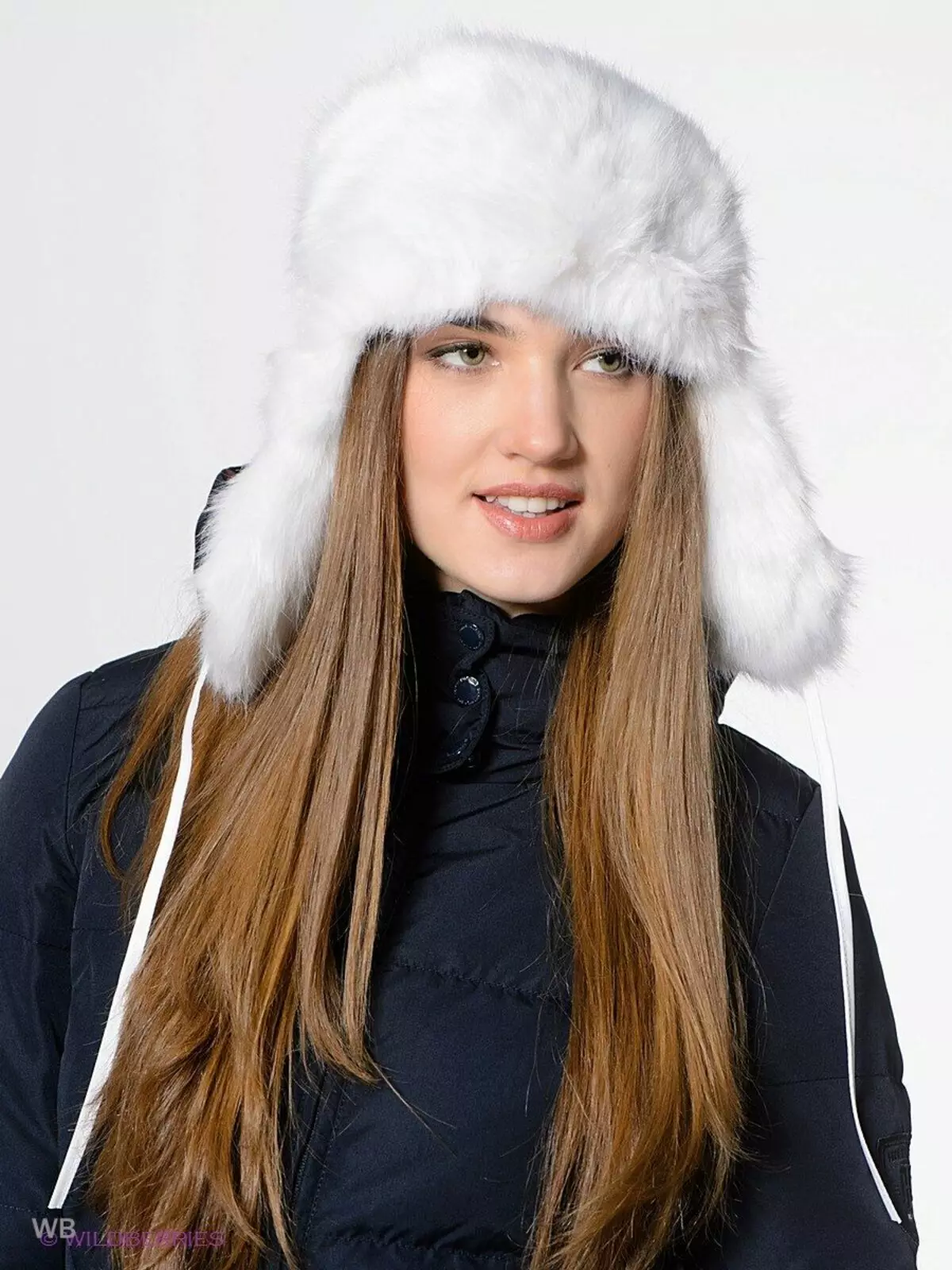 Лента-Ушанка (131 фотографии): со уши и крзно од овча, бела, со она што носејќи женски минк, зима од Чернобурки, со крзно 2953_63