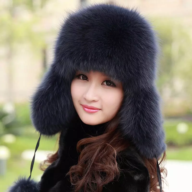 Лента-Ушанка (131 фотографии): со уши и крзно од овча, бела, со она што носејќи женски минк, зима од Чернобурки, со крзно 2953_64