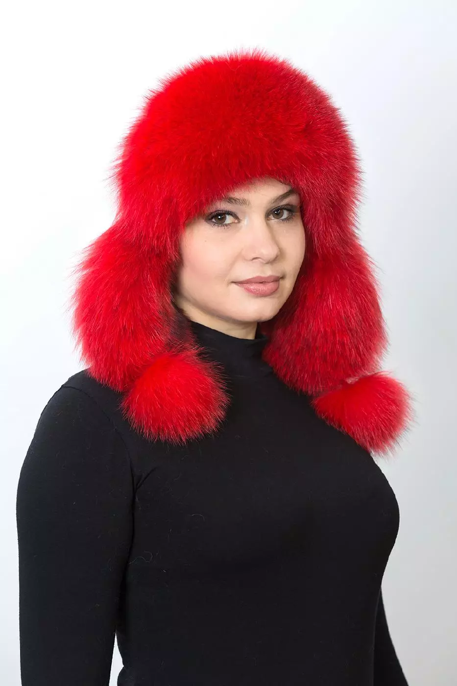 Лента-Ушанка (131 фотографии): со уши и крзно од овча, бела, со она што носејќи женски минк, зима од Чернобурки, со крзно 2953_83