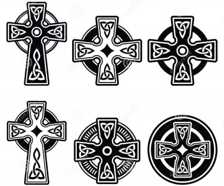 紋身“十字架”在手指上：紋身的價值。在中指和Mizinza上的過境點，在指標和無名手指上 295_11