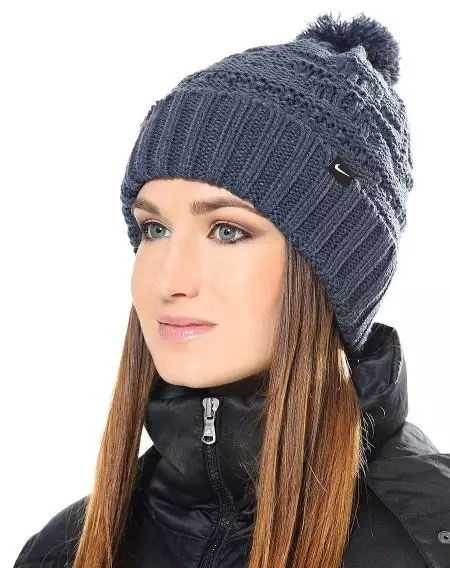 Sports caps (105 photos): Brand The North Face, Women's and Men's Knitted Models 2021, with Pompon, Fashion Hats of Ushanki 2966_103