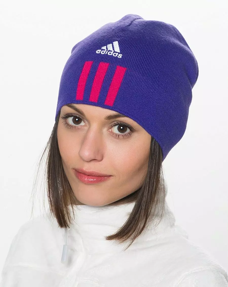 Sports caps (105 photos): Brand The North Face, Women's and Men's Knitted Models 2021, with Pompon, Fashion Hats of Ushanki 2966_11