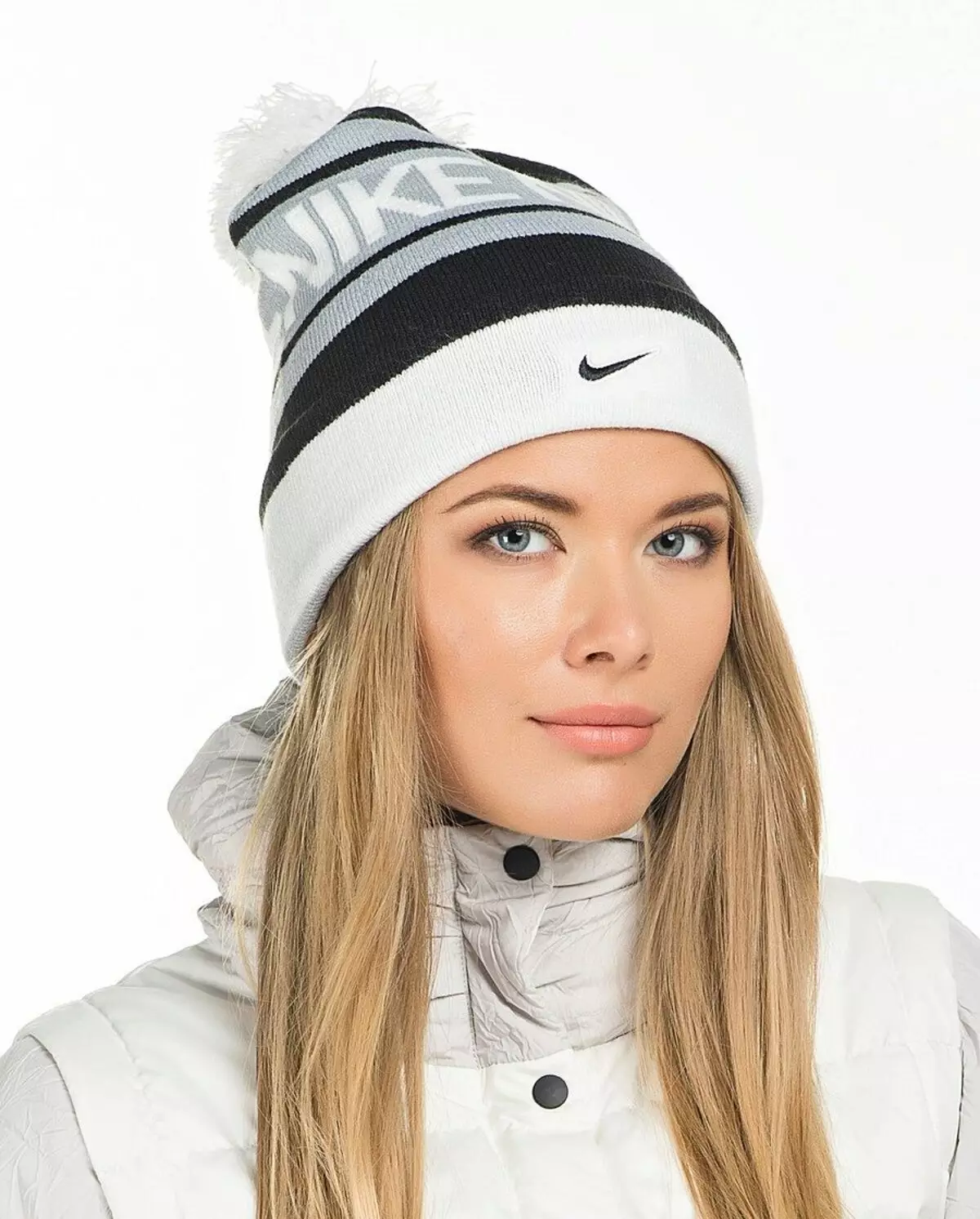 Sports caps (105 photos): Brand The North Face, Women's and Men's Knitted Models 2021, with Pompon, Fashion Hats of Ushanki 2966_32