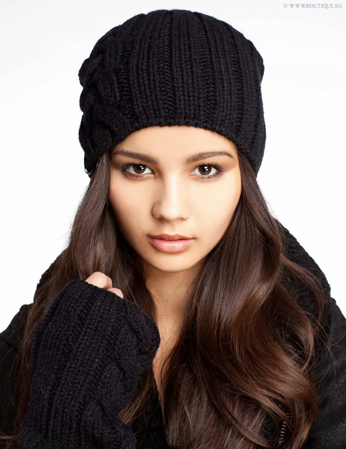 Sports caps (105 photos): Brand The North Face, Women's and Men's Knitted Models 2021, with Pompon, Fashion Hats of Ushanki 2966_56