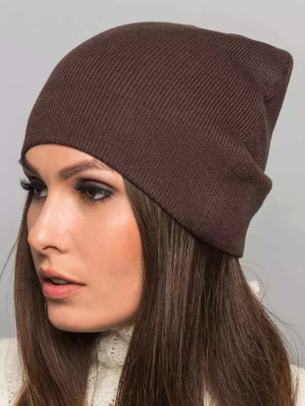 Спортивні шапки (105 фото): бренду The North Face, жіночі і чоловічі в'язані моделі 2021, з помпоном, модні шапки вушанки 2966_66