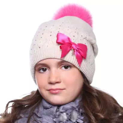 Pălării de iarnă pentru fete (83 fotografii): tricotate și pompon pentru fete de adolescenți și nou-născuți, blană, modele la modă cu urechi 2970_20