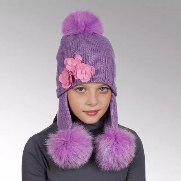 Pălării de iarnă pentru fete (83 fotografii): tricotate și pompon pentru fete de adolescenți și nou-născuți, blană, modele la modă cu urechi 2970_30