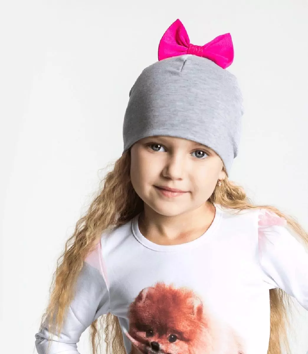 Pălării de iarnă pentru fete (83 fotografii): tricotate și pompon pentru fete de adolescenți și nou-născuți, blană, modele la modă cu urechi 2970_31