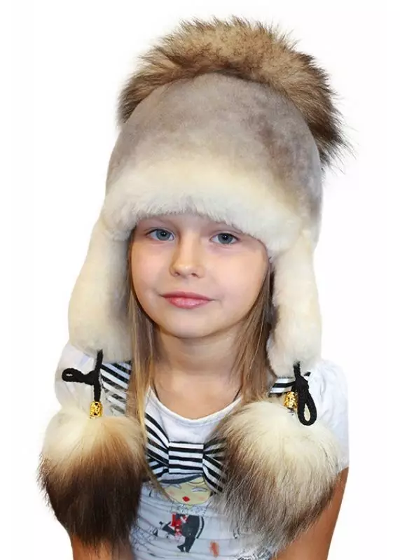 Pălării de iarnă pentru fete (83 fotografii): tricotate și pompon pentru fete de adolescenți și nou-născuți, blană, modele la modă cu urechi 2970_36