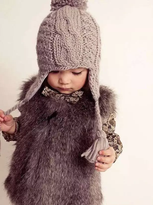 Pălării de iarnă pentru fete (83 fotografii): tricotate și pompon pentru fete de adolescenți și nou-născuți, blană, modele la modă cu urechi 2970_5