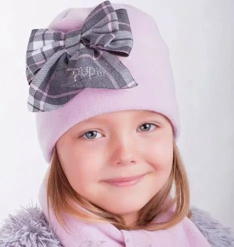 Pălării de iarnă pentru fete (83 fotografii): tricotate și pompon pentru fete de adolescenți și nou-născuți, blană, modele la modă cu urechi 2970_50