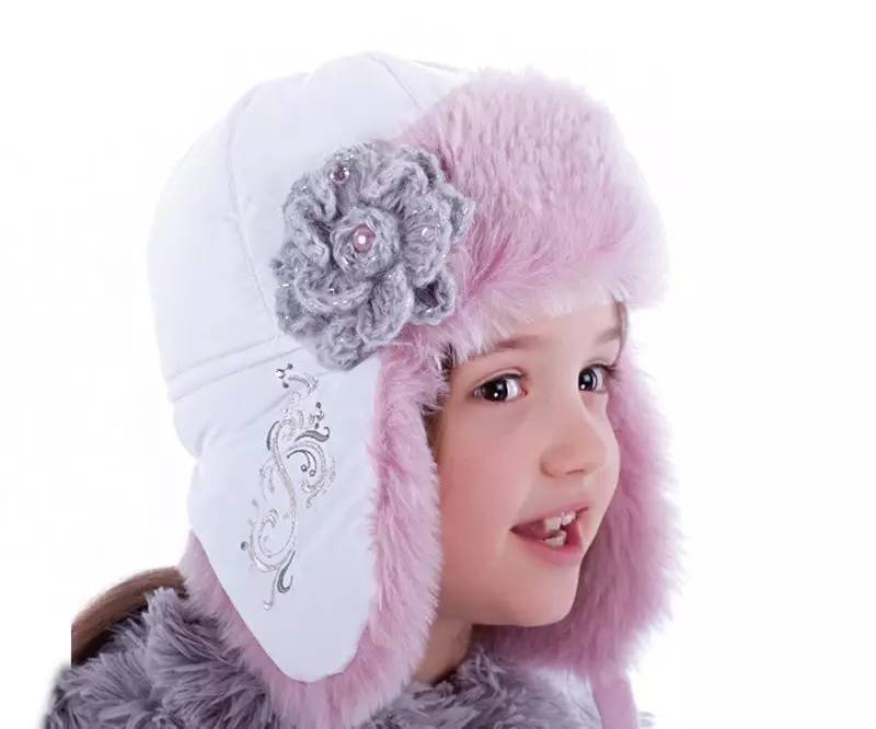 Pălării de iarnă pentru fete (83 fotografii): tricotate și pompon pentru fete de adolescenți și nou-născuți, blană, modele la modă cu urechi 2970_6