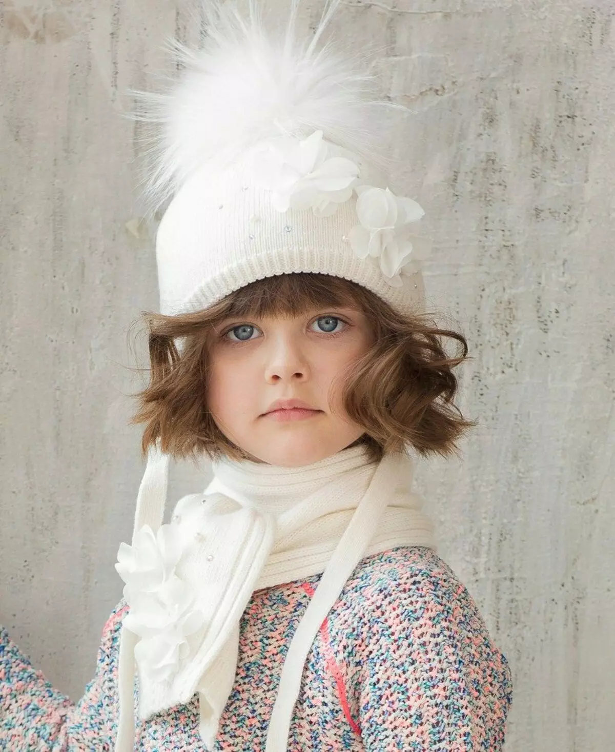 Pălării de iarnă pentru fete (83 fotografii): tricotate și pompon pentru fete de adolescenți și nou-născuți, blană, modele la modă cu urechi 2970_67