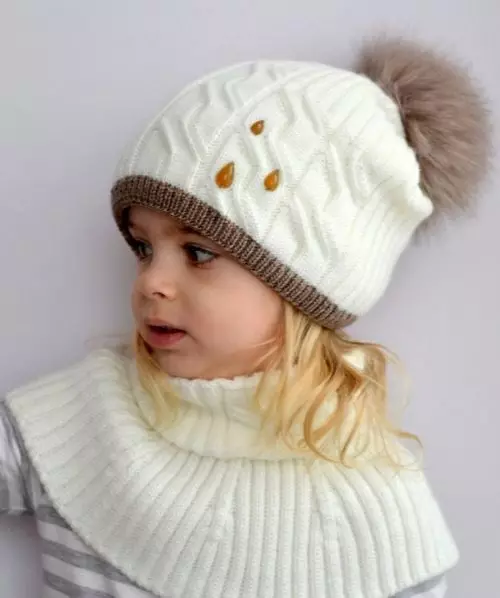 Pălării de iarnă pentru fete (83 fotografii): tricotate și pompon pentru fete de adolescenți și nou-născuți, blană, modele la modă cu urechi 2970_75