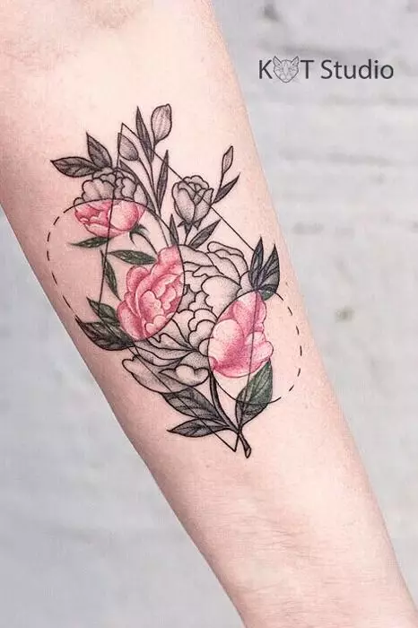 Tatuatge a la mà (70 fotos): petites i grans tatuatges, els seus esbossos. Bells dibuixos, cool idees tatuatge per tota la mà i al seu voltant, al costat interior i exterior 297_5