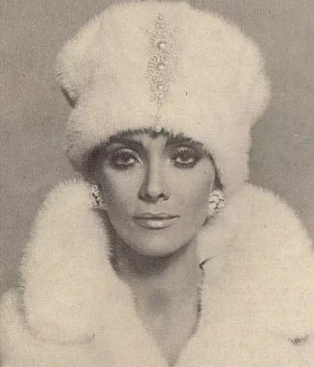 Capper-Kubanka (70 ảnh): Các mô hình từ Chernoburki, Sands, Karakul, Sable và Foxes, với những gì để mặc phụ nữ Kubachan 2984_5