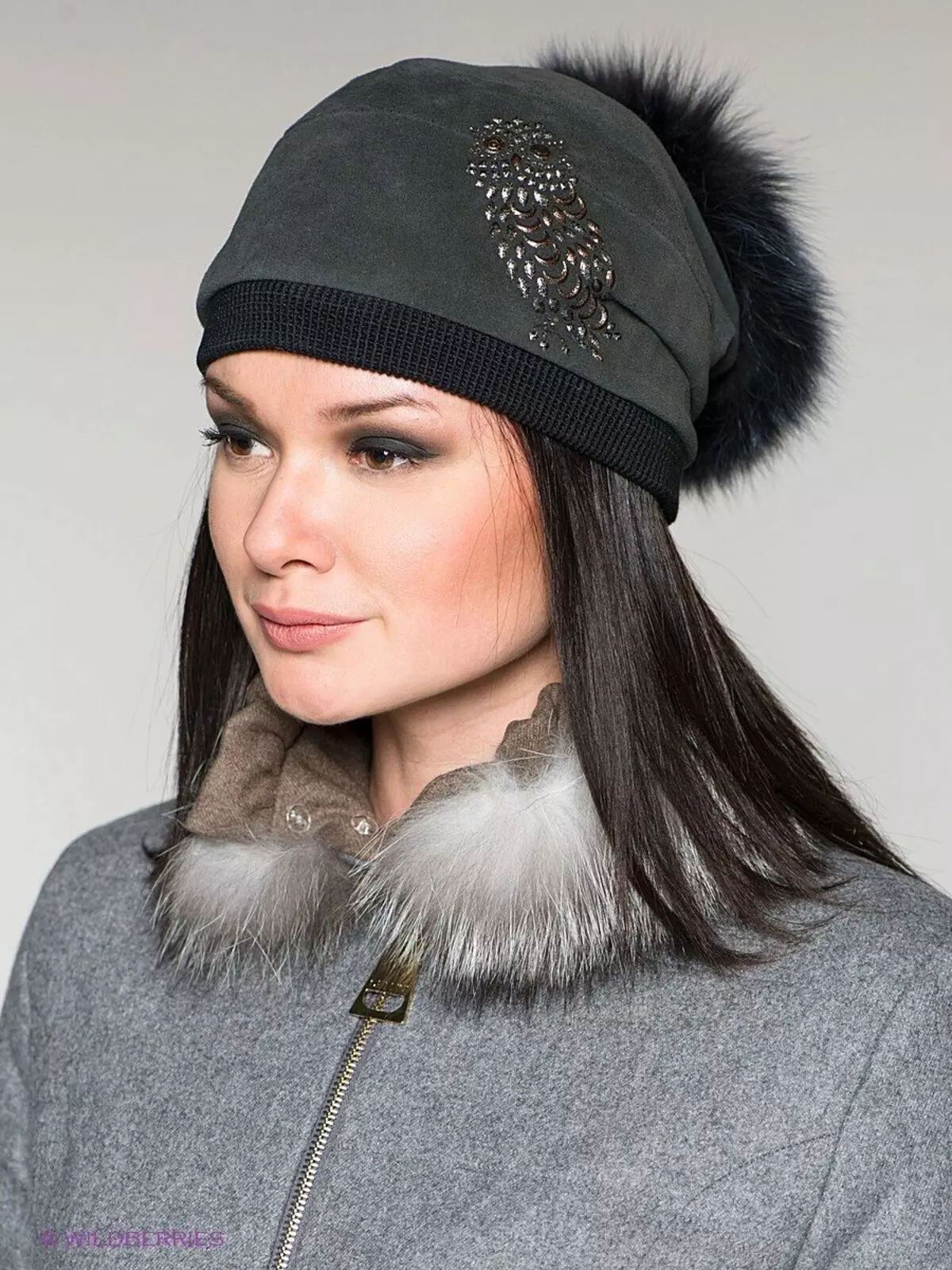 Women's caps (318 photos): Trendy 2021-2022 with Pompon, for women after 40-50 years, branded, how to choose for a round face 2999_152