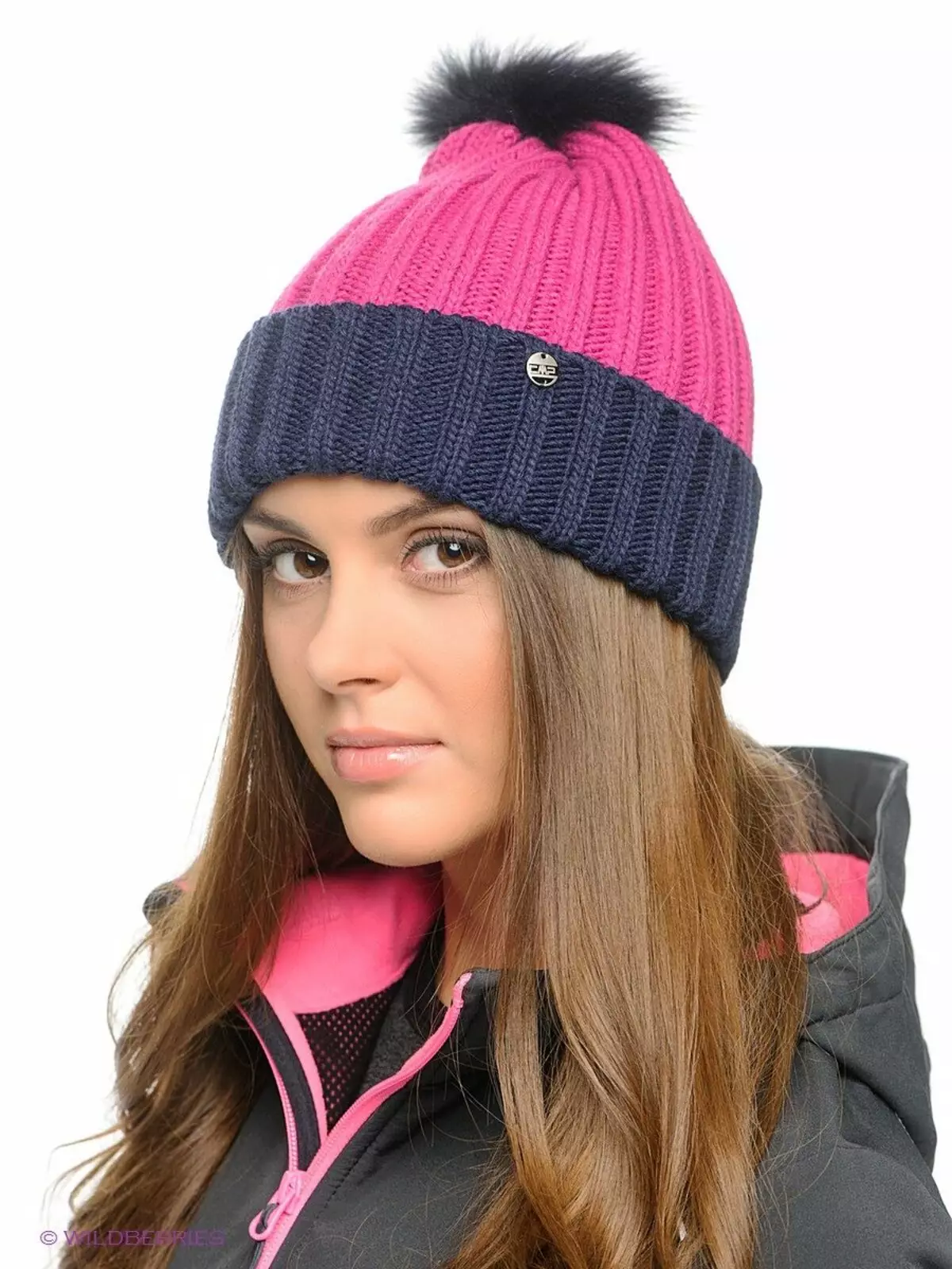 Women's caps (318 photos): Trendy 2021-2022 with Pompon, for women after 40-50 years, branded, how to choose for a round face 2999_197