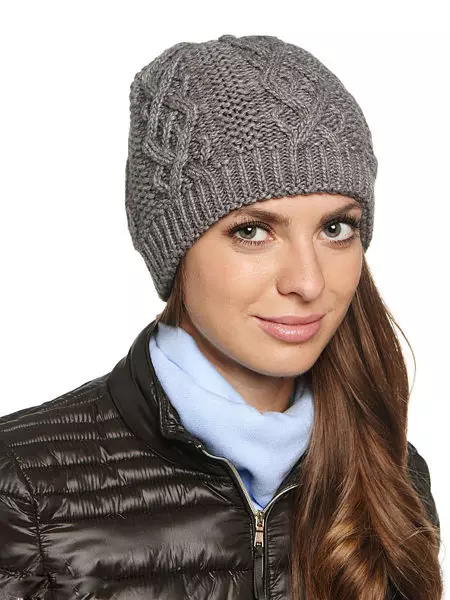 Women's caps (318 photos): Trendy 2021-2022 with Pompon, for women after 40-50 years, branded, how to choose for a round face 2999_5
