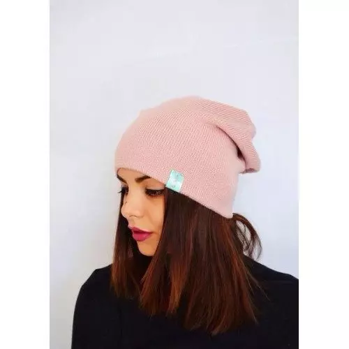 Women's Caps (318 Foto): Trendy 2021-2022 dengan Pompon, untuk Wanita Setelah 40-50 tahun, bermerek, Cara Memilih untuk Wajah Bulat 2999_52