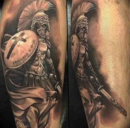 Tatuaggio romano: tatuaggio con un legionario dell'antica Roma, schizzi e significati, dio Marte, segno della legione e del casco, altro tatuaggio 299_16