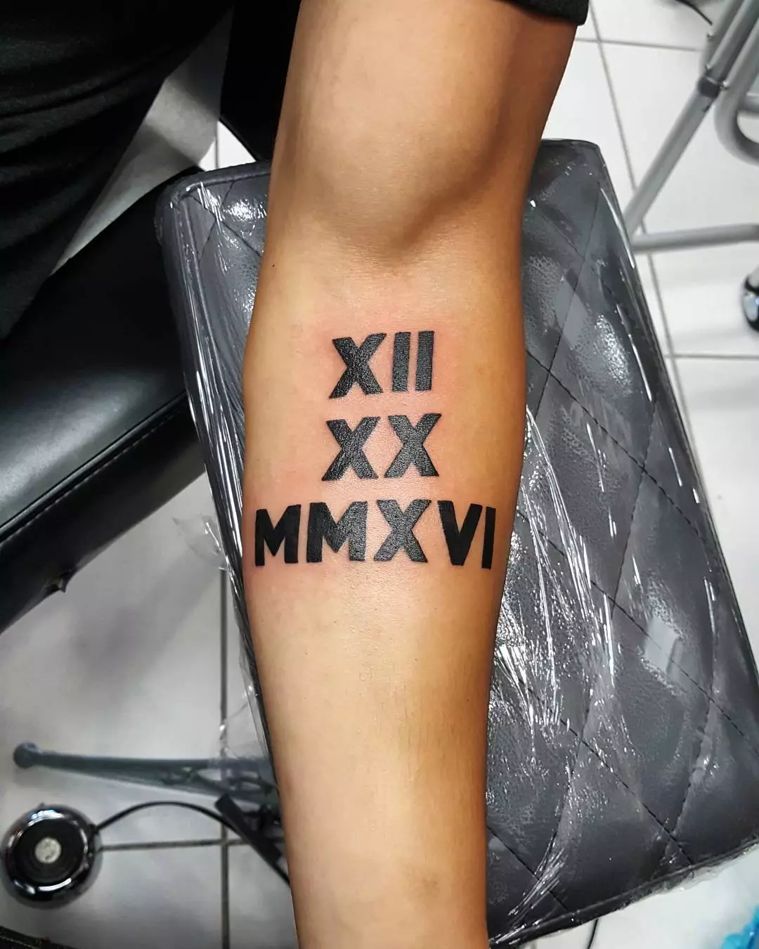 Roman tato: Tattoo dengan legiun kuno Roma, sketsa dan makna, Allah Mars, tanda Legiun dan Helmet, tato lainnya 299_28