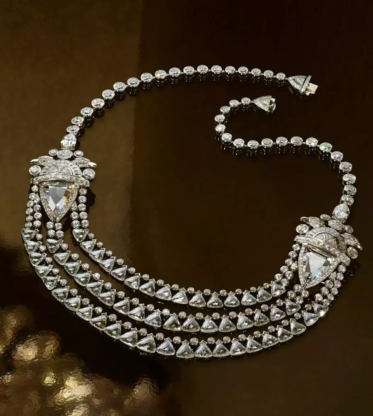 Ornamenti in platino (69 foto): tipi di gioielli Platinum Products e i loro produttori. Come distinguere il metallo dagli altri? 3011_27