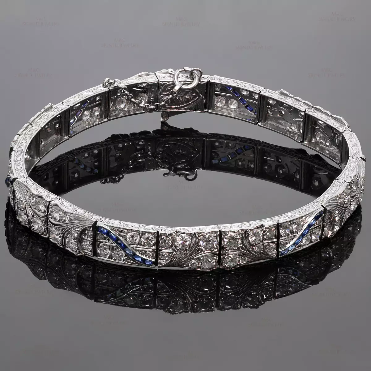 Perhiasan Platinum (69 foto): jenis produk perhiasan Platinum dan pengeluar mereka. Bagaimana untuk membezakan logam dari orang lain? 3011_59