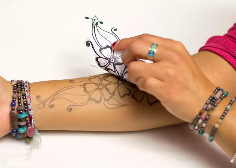 Mehendi pro začátečníky (49 fotek): Jak nakreslit Henny Simple výkresy? Lehké tetování a jejich náčrtky. Vzory na těle a jiné krásné dočasné tetování 301_38