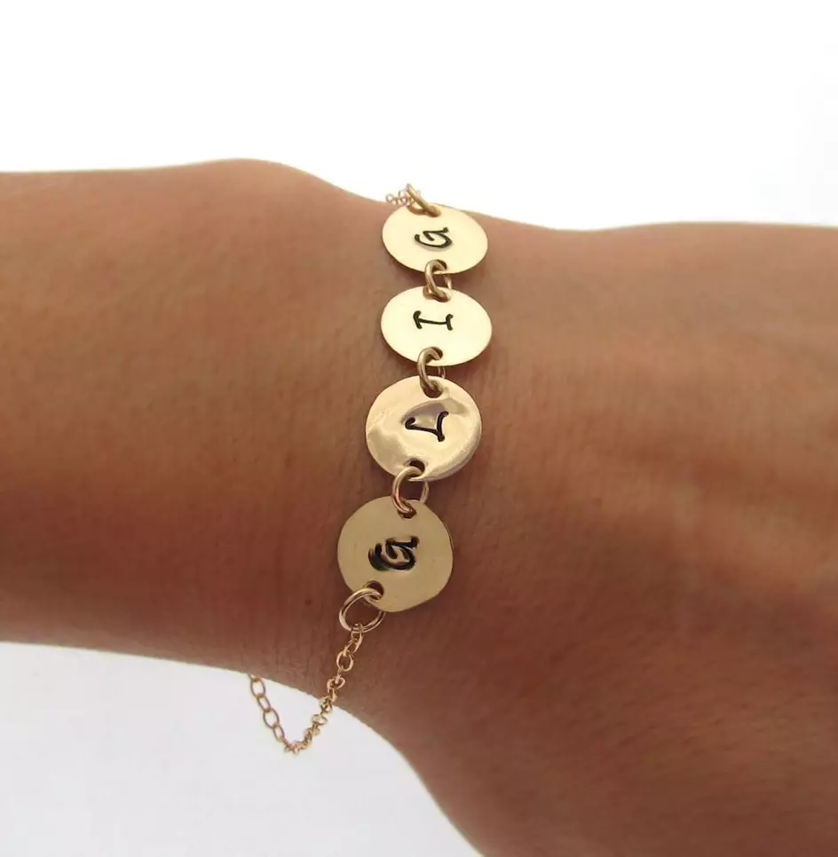 Engraving bracelets (69 photos): models with inscriptions on a plate painted paint, women's phrases for engraving 3021_39