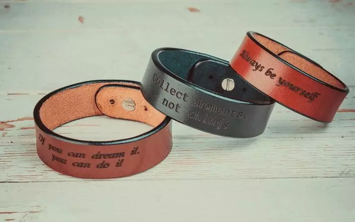 Bracelets de gravure (69 photos): Modèles avec inscriptions sur une plaque peinte peinte, phrases de femmes pour la gravure 3021_5