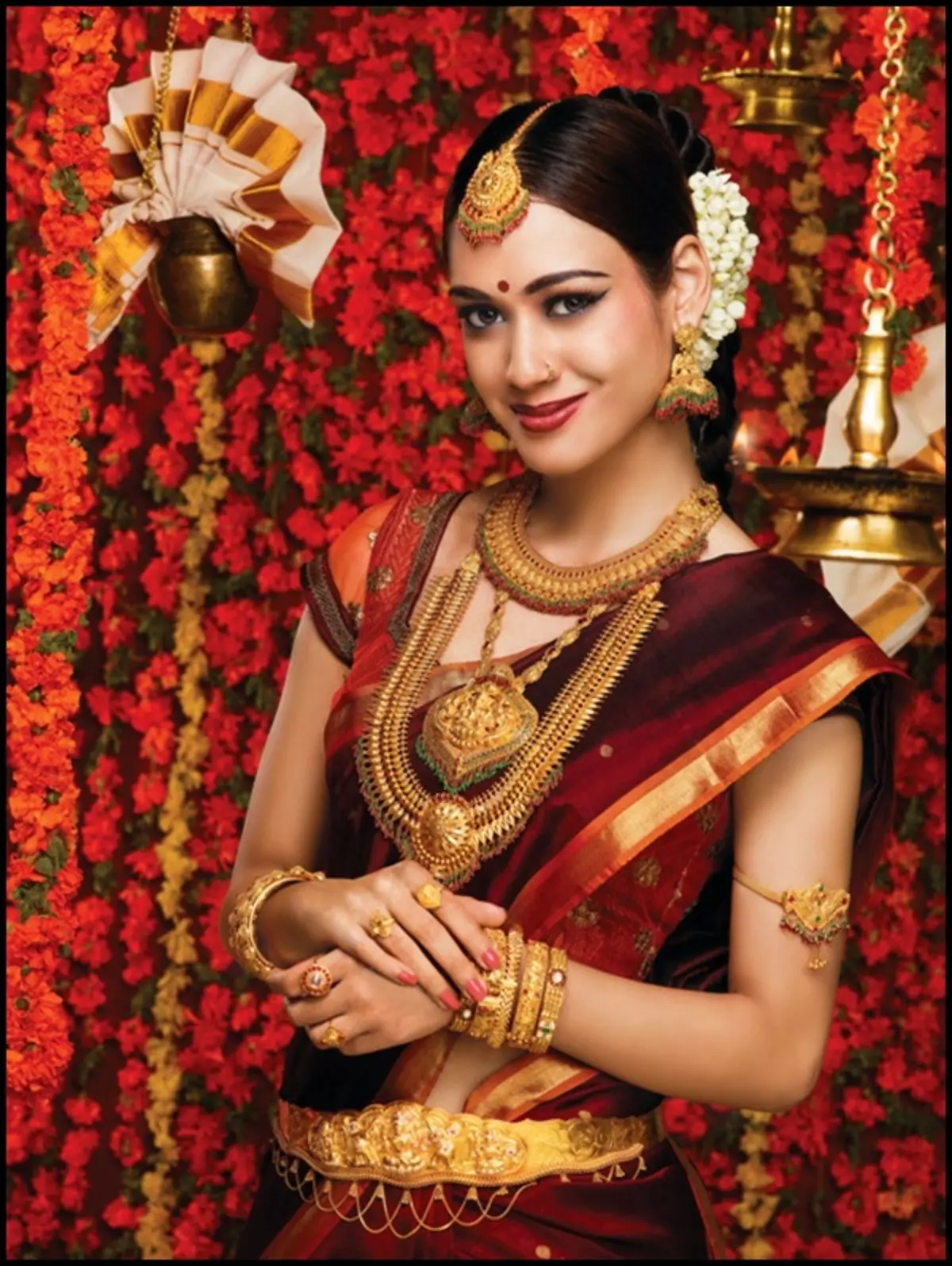 Индијски наруквице (55 фотографија): Модели на руци са природним камењем, постављени у оријенталном стилу, шта они значе за девојку 3023_13