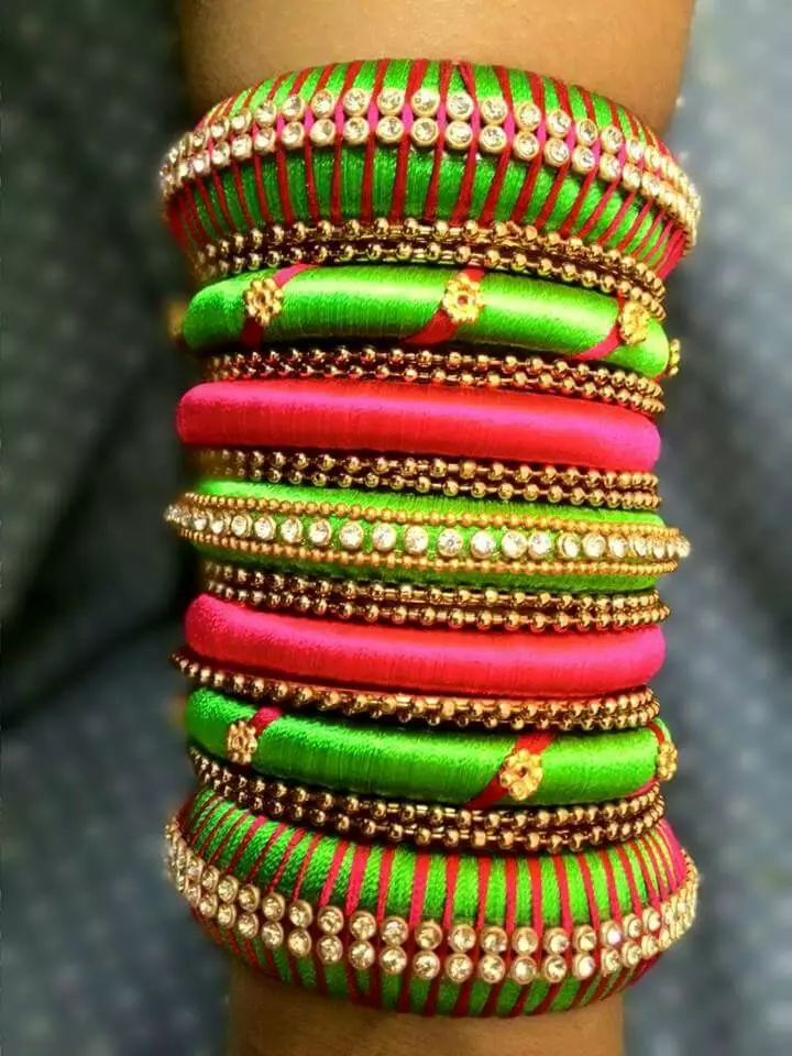 Indiase armbanden (55 foto's): modellen bij de hand met natuurlijke stenen, in oosterse stijl, wat ze bedoelen voor een meisje 3023_39