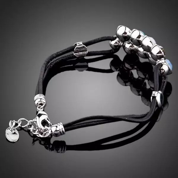 Swarovski bracelet (66 photos): Star dust model, new collection with crystals and stones, hard with rhinestones and pendants 3024_28