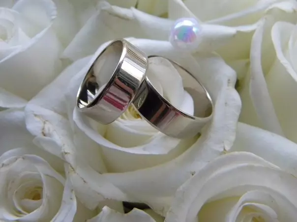 Platinum vjenčani prstenovi (87 fotografija): Kako odabrati uparene platine modele, recenzije kupaca 3036_27