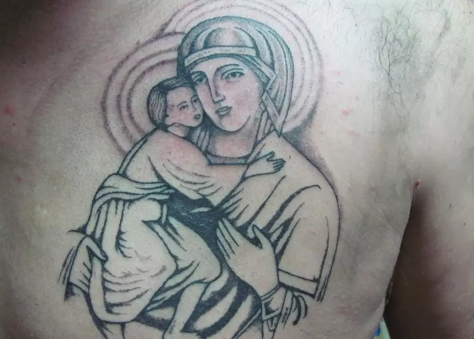 Tattoo „Jungfrau Maria“: Skizzen und Bedeutungen, Tätowierung auf der Hand und an der Schulter in Form der Ikonen der Gottesmutter mit einem Baby auf der Brust, anderen Optionen Tattoo 303_10