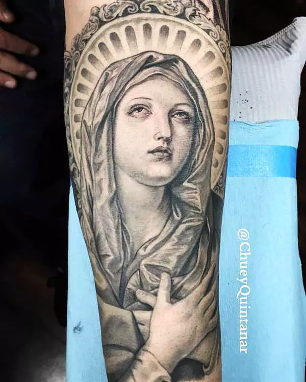 Tattoo „Jungfrau Maria“: Skizzen und Bedeutungen, Tätowierung auf der Hand und an der Schulter in Form der Ikonen der Gottesmutter mit einem Baby auf der Brust, anderen Optionen Tattoo 303_15