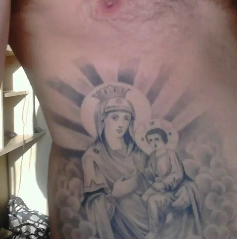 Tattoo „Jungfrau Maria“: Skizzen und Bedeutungen, Tätowierung auf der Hand und an der Schulter in Form der Ikonen der Gottesmutter mit einem Baby auf der Brust, anderen Optionen Tattoo 303_28