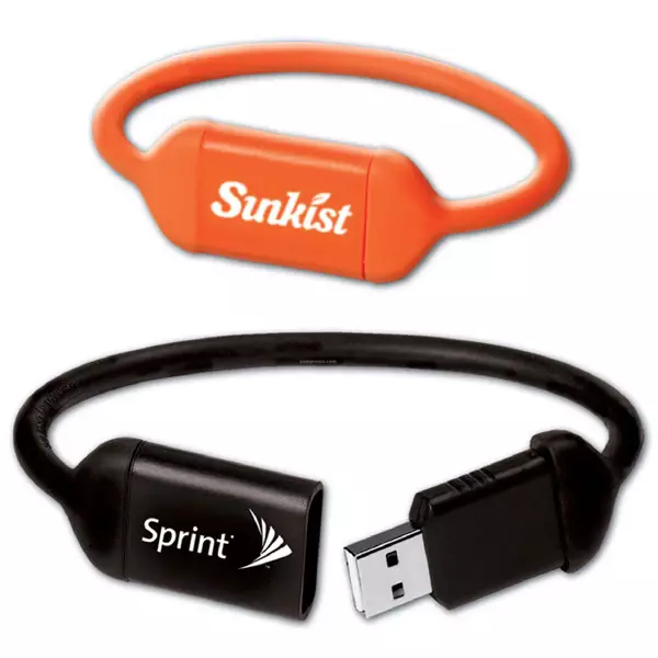 Flash Drive Bracelet (22 foto): Model USB di tangan dengan logo, tidur putih dan warna lainnya 3043_20